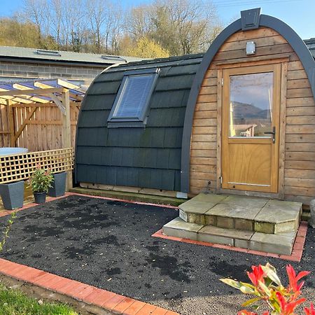Squirrel Glamping Pod School House Farm Hotel Leighton  Exterior photo